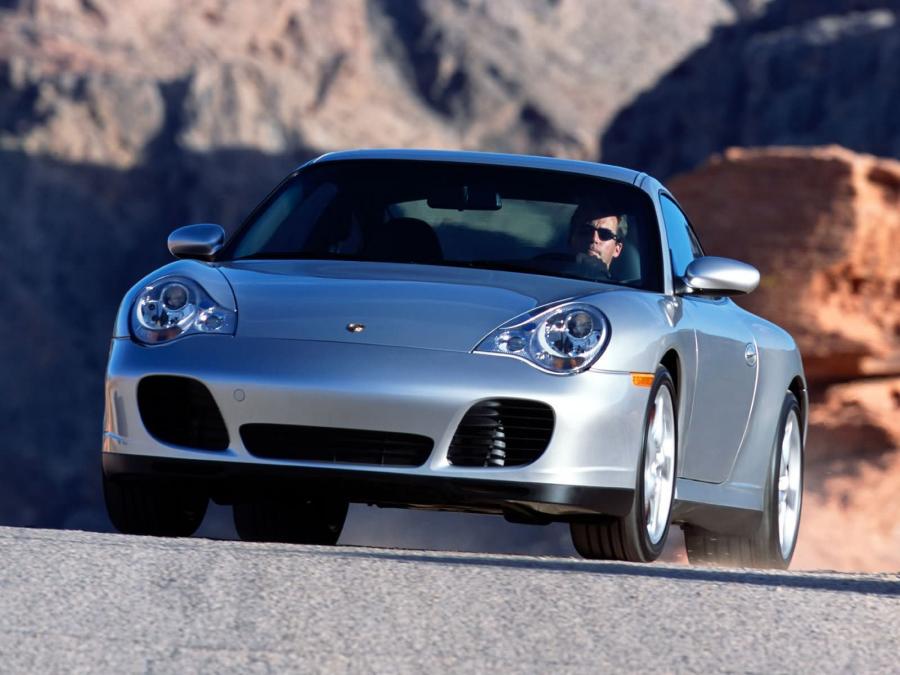  Porsche 911 Carrera 4S 2003 года  (фото 6 из 11)